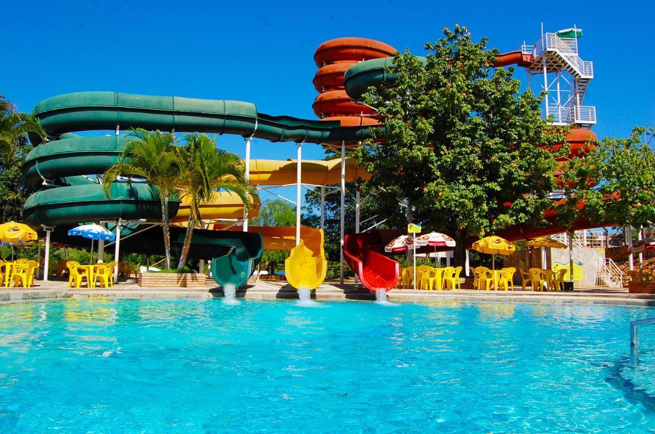 Caldas Novas Imperio Romano Com 1 Dia No Acqua Park Esterno foto